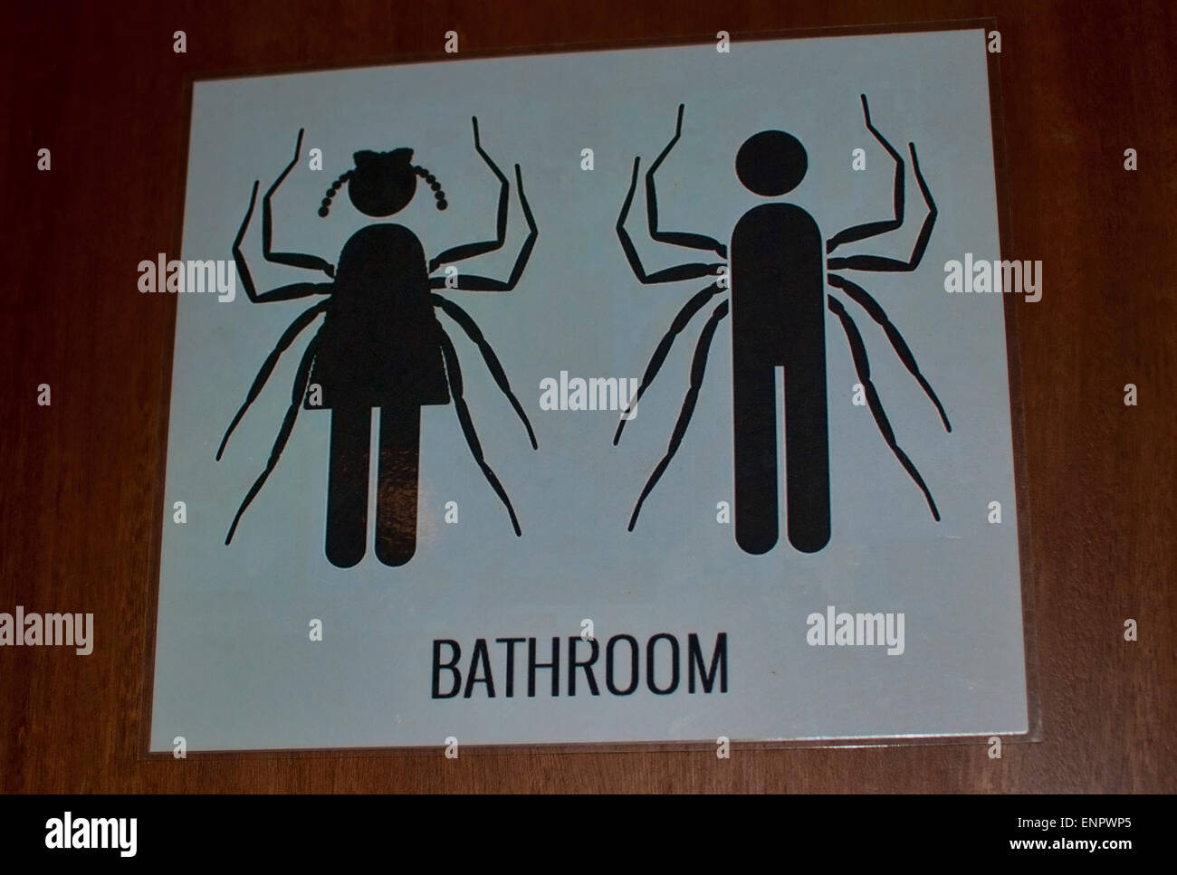 Badezimmer-Zeichen im Bugs Cafe in Siem Reap, Kambodscha Stockfoto