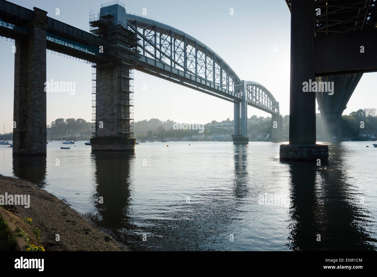 Royal Albert Bridge von Isambard Kingdom Brunel, 1859, über den Fluss Tamar, Devon, von Saltash Durchgang, Plymouth angesehen. Stockfoto