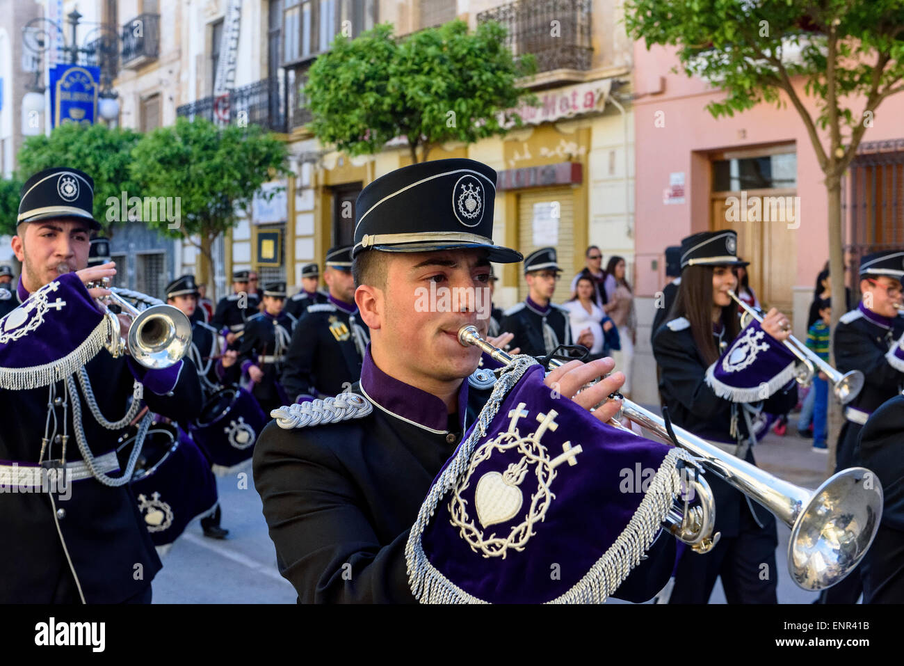 Prozession der Bruderschaft Paso Morado am Karfreitags-Prozession der Semana Santa (Karwoche) in Lorca, Provinz Murcia, Spanien Stockfoto