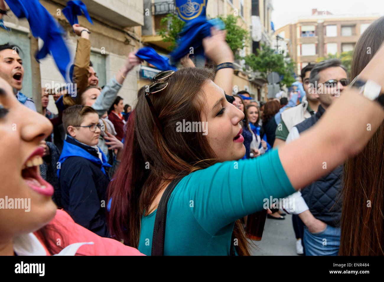 Fans der Bruderschaft Paso Azul bei Semana Santa (Karwoche) in Lorca, Provinz Murcia, Spanien Stockfoto