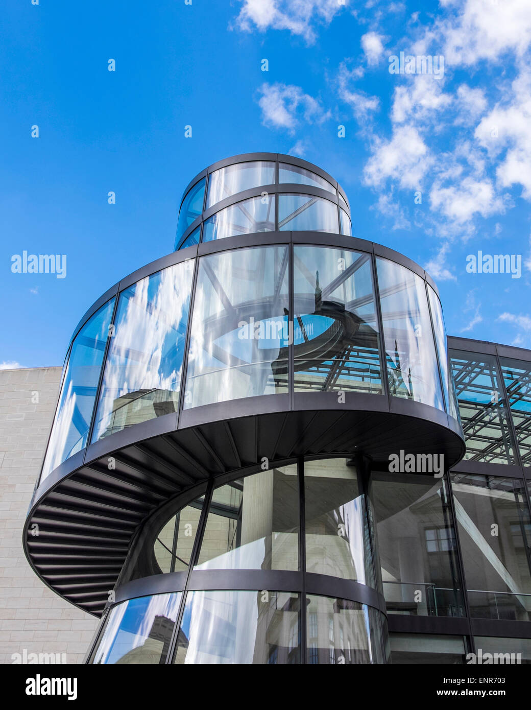 Deutsches Historisches Museum, Berlin. Museum der Geschichte. Erweiterung von I.M.Pei modernen Glas und Stahl Flügel für temporäre Ausstellungen Stockfoto