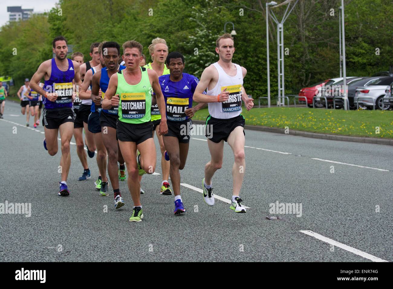 Manchester, UK. 10. Mai 2015.  Haile Gebrselassie (Äthiopien), die fünf Mal Sieger in der zweiten Packung von Läufern und 16. beendet. Andrew Butchart wird Siebter, Mark Christie 10. und Ryan McLeod 11.. Tausende Läufer nehmen heute an der Great Manchester Run Teil. Bildnachweis: John Fryer/Alamy Live-Nachrichten Stockfoto