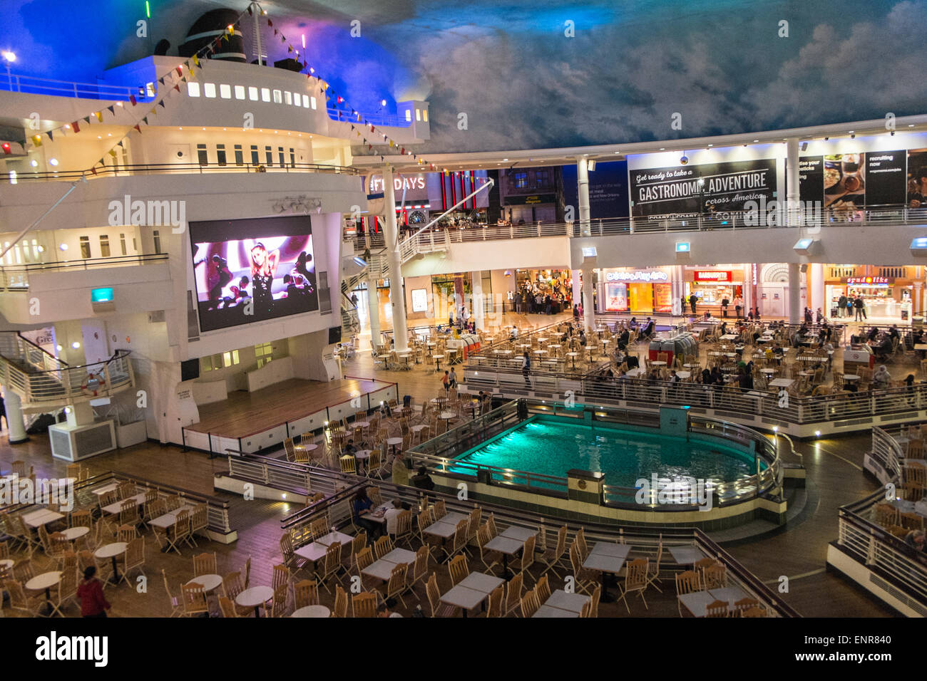 Trafford Centre,Manchester,England.Huge bedeckt, Einkaufen, Einzelhandel Therapie Erfahrung Unterhaltungskomplex mit kostenloser Parkplatz. Stockfoto