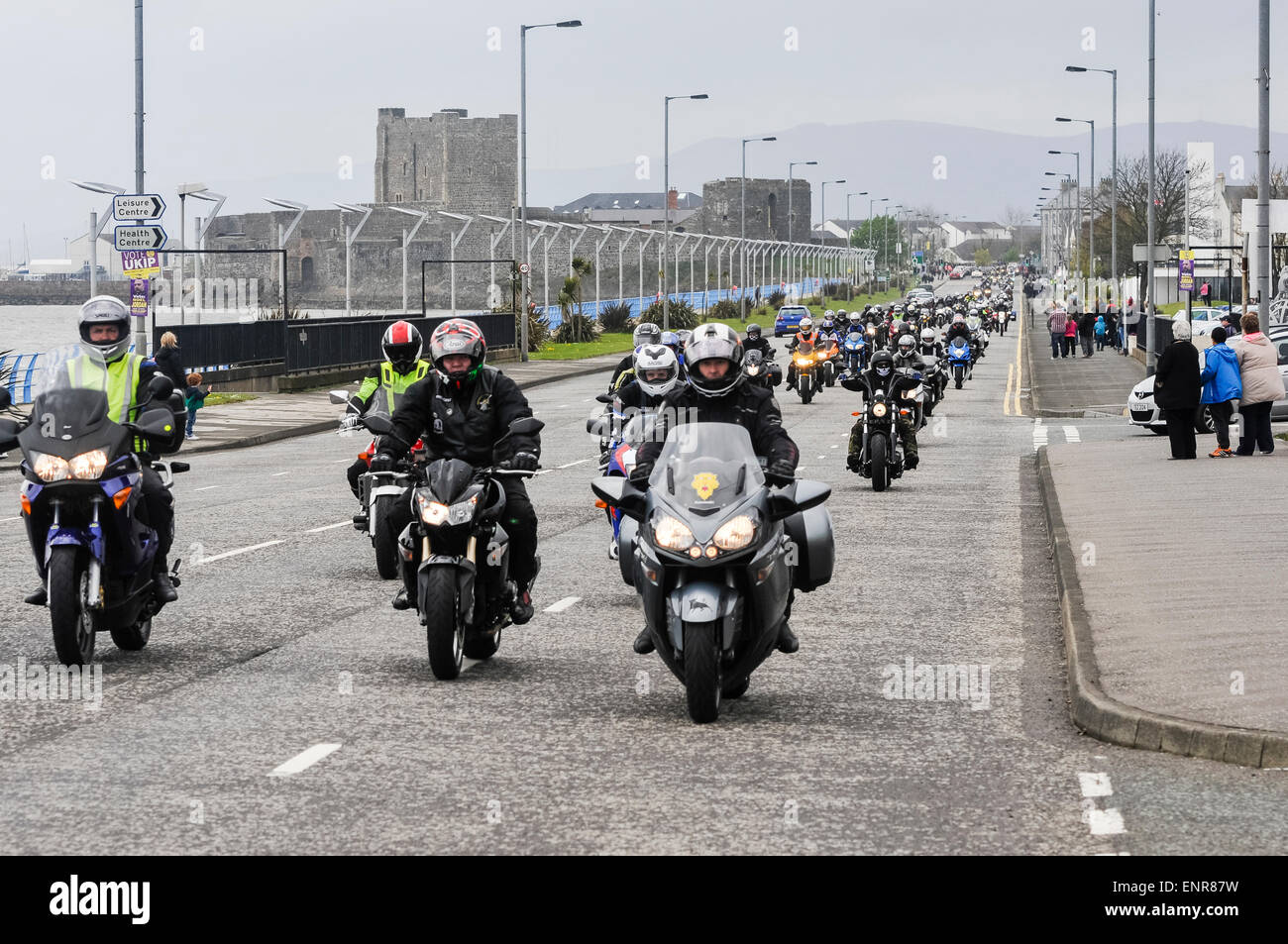 Carrickfergus, Nordirland. 10. Mai 2015. Kai Vipern Motorcycle Club halten jährliche Fahrt-Out für Nordirland Hospiz. Bildnachweis: Stephen Barnes/Alamy Live-Nachrichten Stockfoto