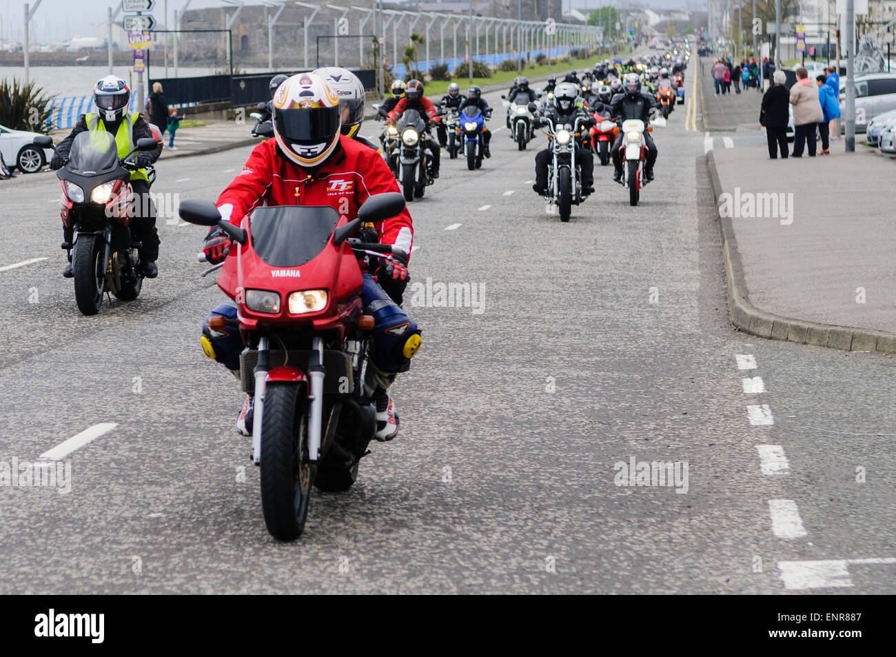 Carrickfergus, Nordirland. 10. Mai 2015. Kai Vipern Motorcycle Club halten jährliche Fahrt-Out für Nordirland Hospiz. Bildnachweis: Stephen Barnes/Alamy Live-Nachrichten Stockfoto