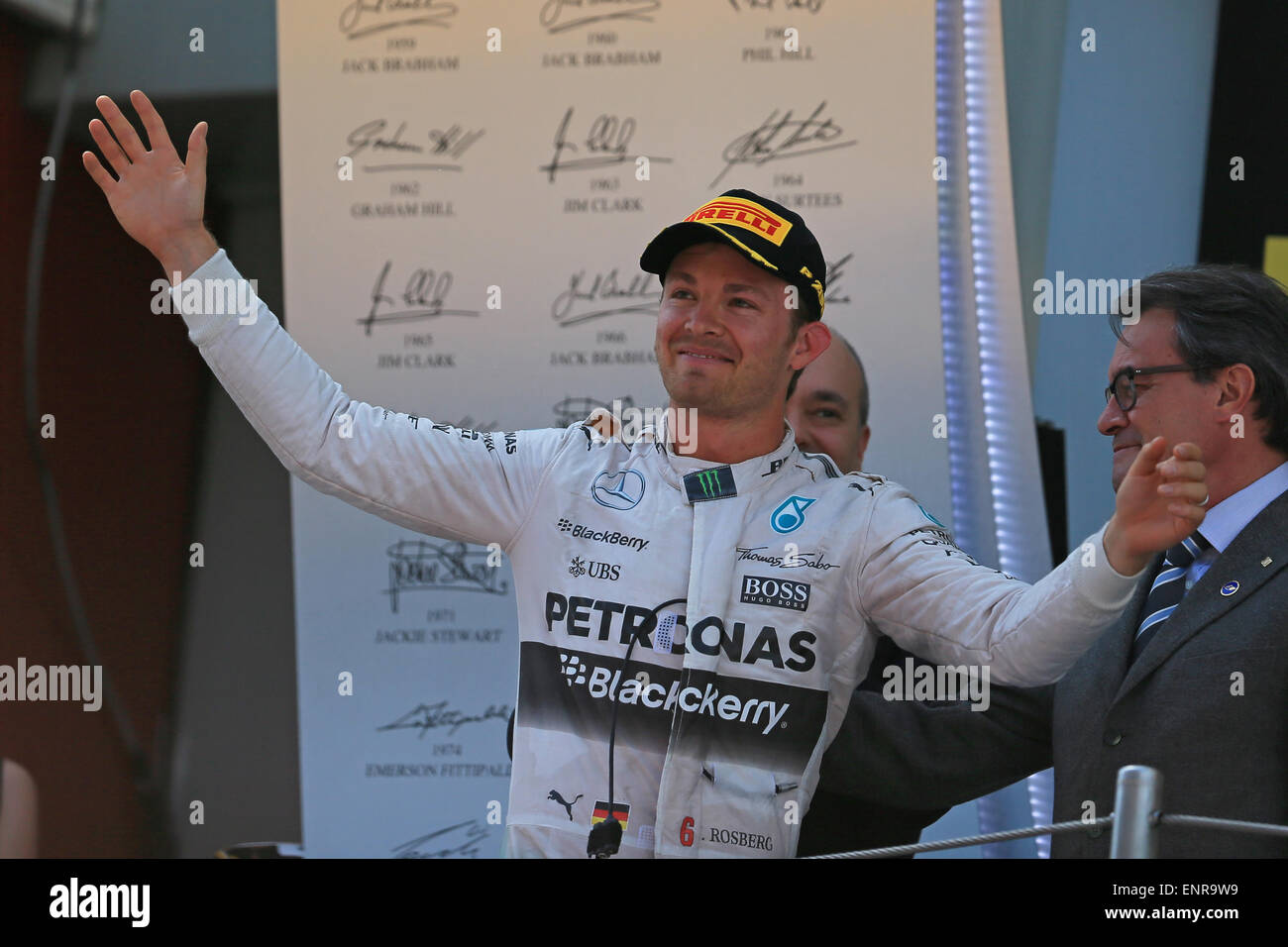 Circuit de Catalunya in Barcelona Spanien. 10. Mai 2015. Tag des Rennens.  Mercedes AMG Petronas Fahrer Nico Rosberg nimmt die oberste Stufe des Podiums spanischen GP nach dem Gewinn des Rennens Credit: Action Plus Sport Bilder/Alamy Live News Stockfoto