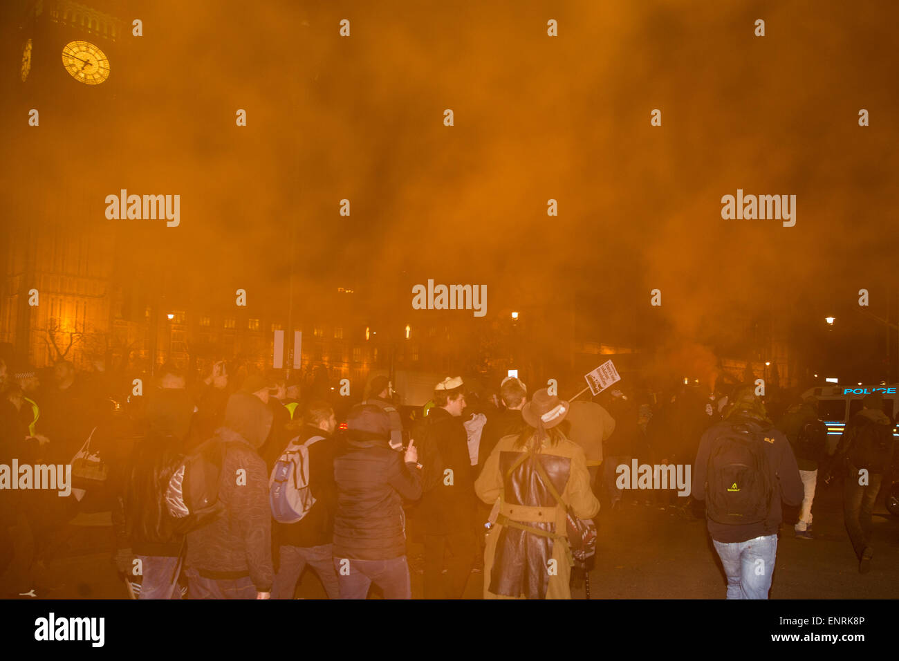 Anarchisten und anderen Demonstranten marschierten vom Trafalgar Square zum Platz vor dem Parlament gegen die Regierung zu demonstrieren. Sie nennen die Aktion "The Million Mask März," als Hommage an die "1605 Gunpowder Plot" in London wo: London, Vereinigtes Königreich bei: 5. November 2014 Stockfoto