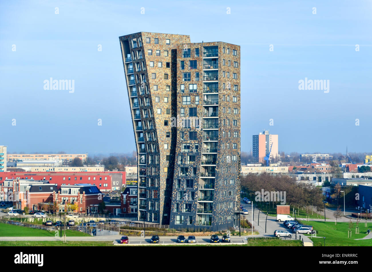 Stadt von Maassluis gesehen von einem Frachtschiff vorbei in die Nieuwe Waterweg Stockfoto