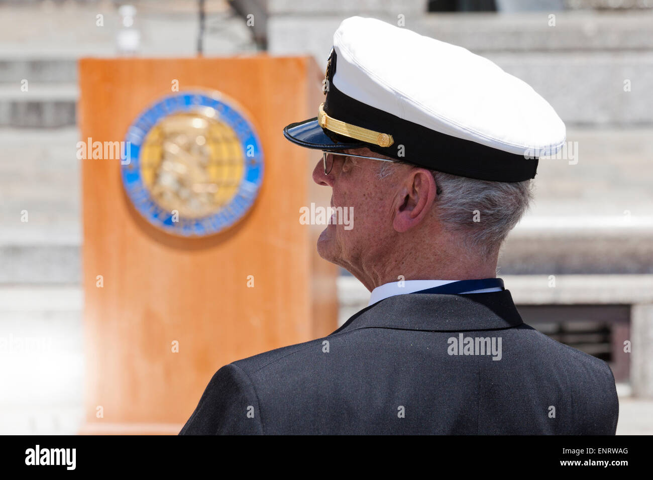 Pensionierter Marineoffizier an Naval Memorial 2015 Reunion - Washington, DC USA Stockfoto