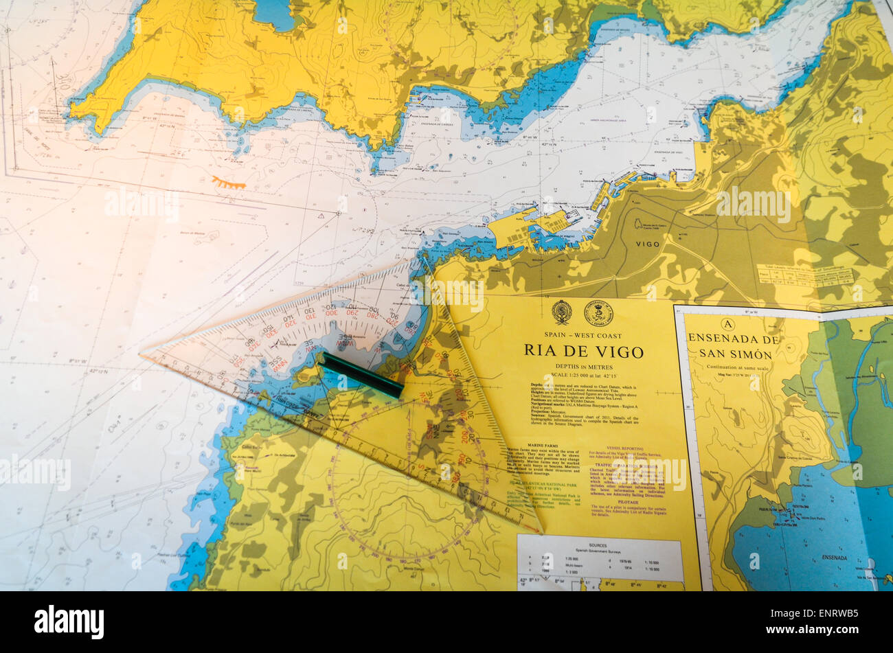 Kompass und Seekarte der Ria Vigo, Spanien Stockfoto