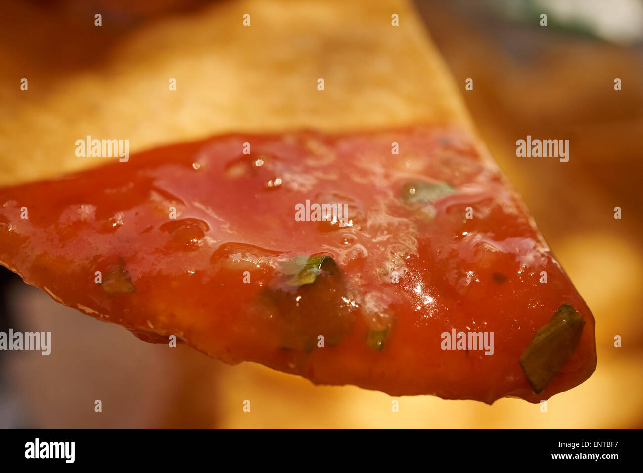 Tortilla Chips mit roter Salsa, typisch amerikanisch Mexican Restaurant Elements Stockfoto