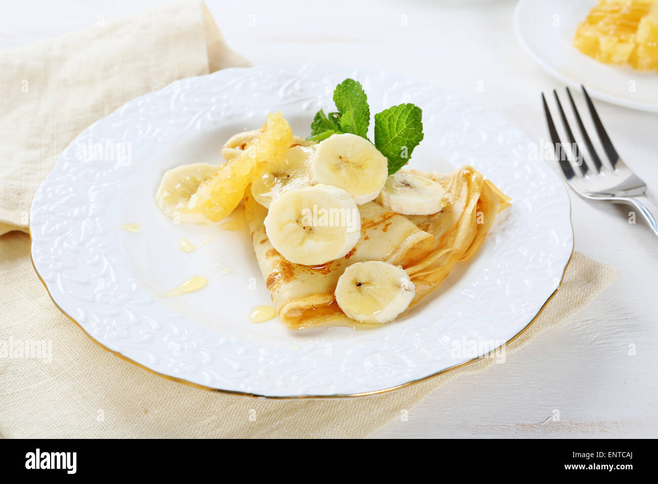 Pfannkuchen mit Banane und Waben, Essen Stockfoto