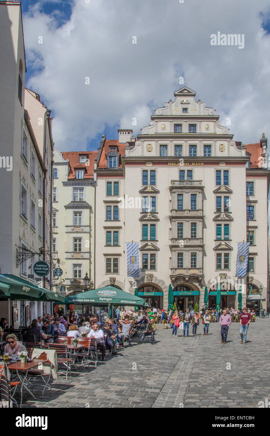 Dieses Restaurant wurde nach Renaissance Komponist Orlando di Lasso benannt. Es liegt gegenüber der berühmten beerhall Hofbräuhaus am Platzl. Stockfoto