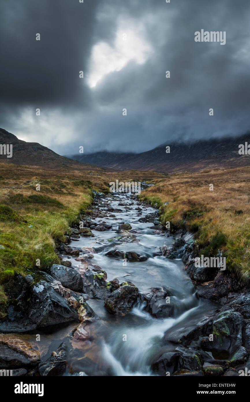 Kleiner Bach an der Corrour Immobilien, Inverness-shire, Highlands von Schottland, Scottish Highlands, Großbritannien Stockfoto