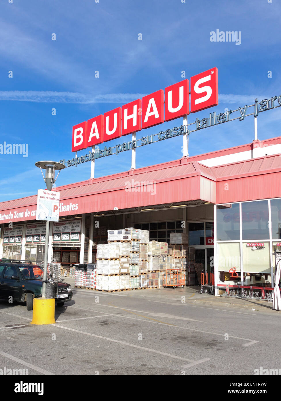 Eingang Bauhaus Einzelhandelskette, DIY-Produkte, Bau-, Baustoff-, Malaga, Andalusien, Spanien. Stockfoto