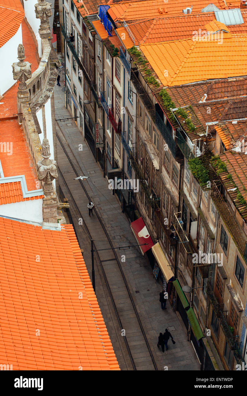 Alte Straße im Zentrum von Porto, Portugal Stockfoto