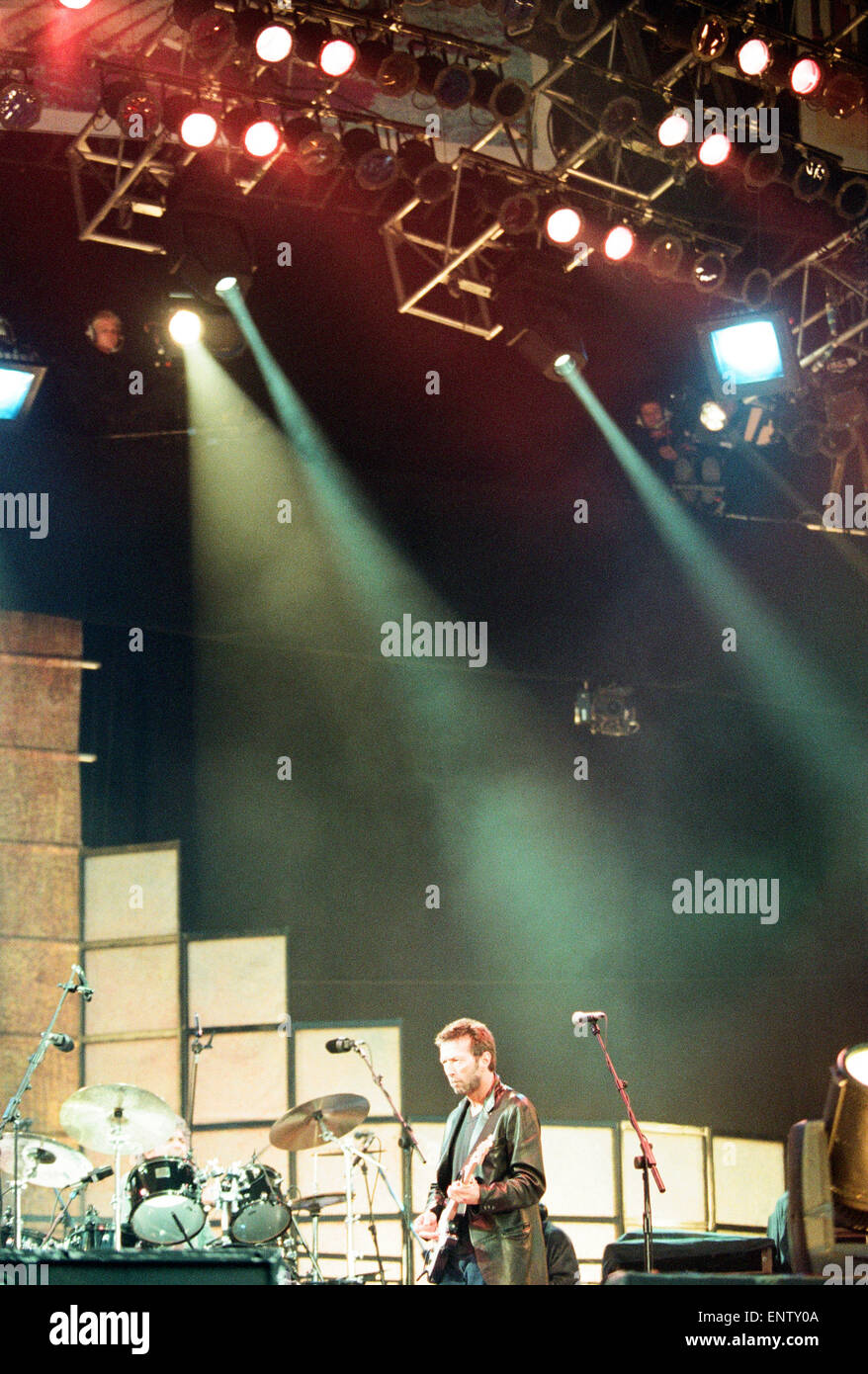 Eric Clapton auf der Bühne am Masters of Music Benefiz-Konzert, Hyde Park, London, 29. Juni 1996. Stockfoto