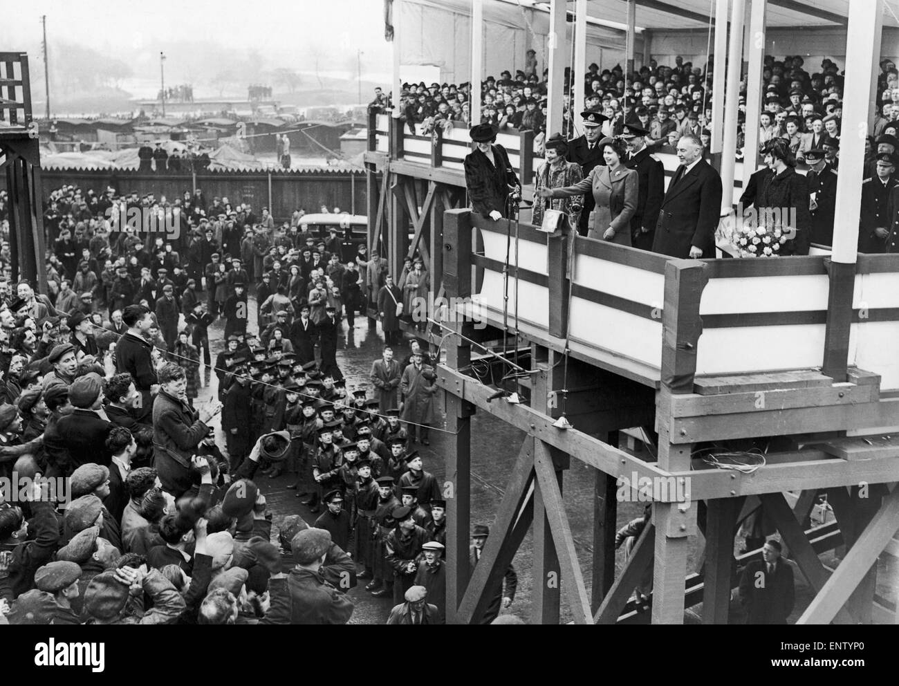Prinzessin Elizabeth startet HMS Eagle in Belfast. 19. März 1946. Stockfoto Prinzessin Elizabeth startet HMS Eagle in Belfast. 19. März 1946. Stockfoto
