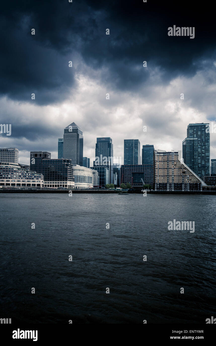 Ansicht von Canary Wharf, von der Südseite der Themse (Rotherhithe, Southwark, London). Stockfoto