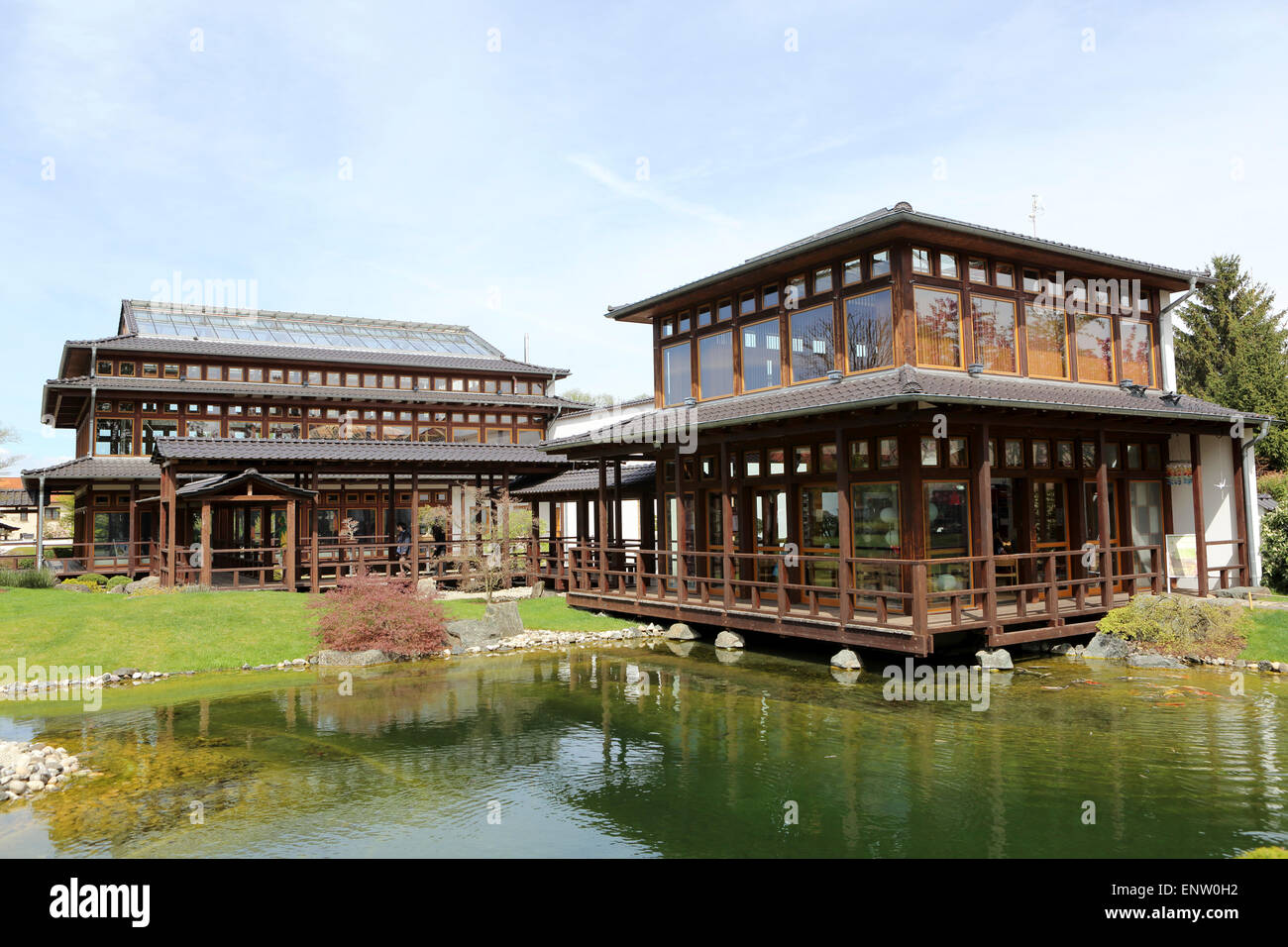 Pavillons von Zierteich im japanischen Garten (Japanischer Garten) in