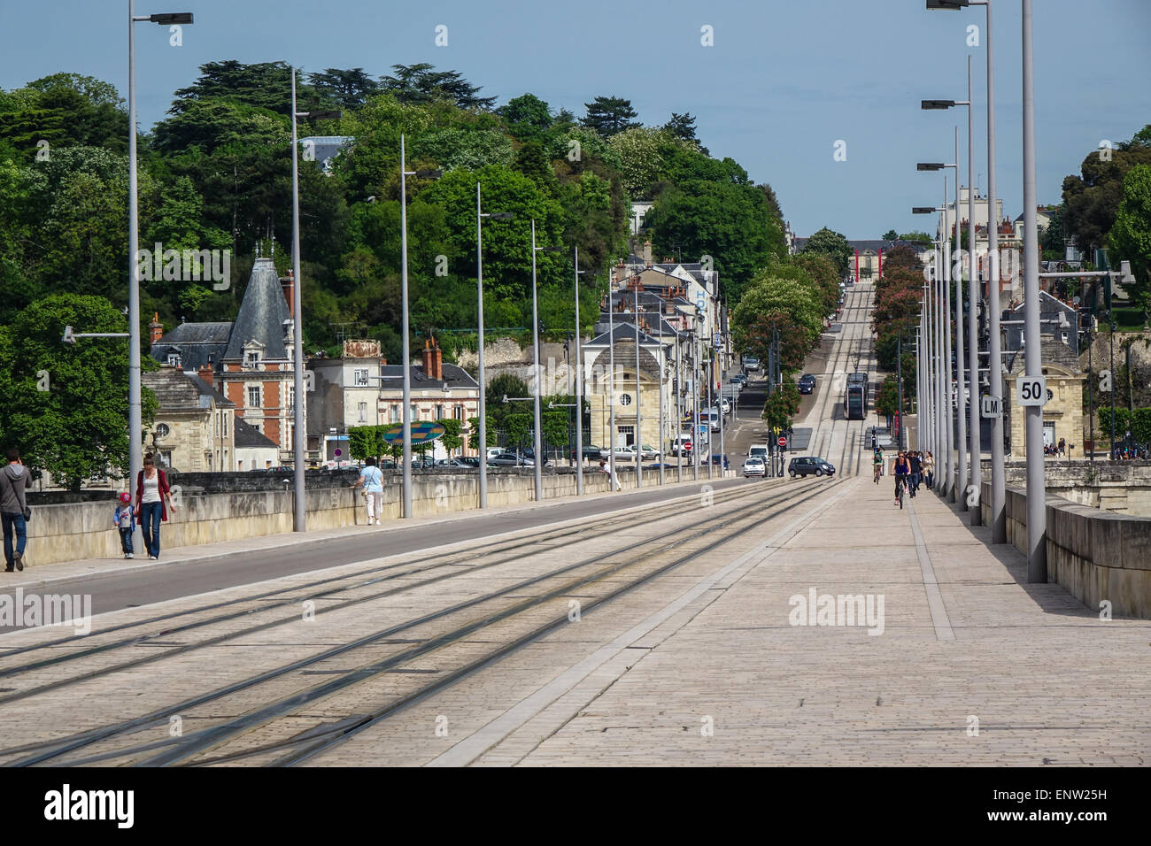 Straßenbahn und Straßenbahnen in Tours, Frankreich Stockfoto