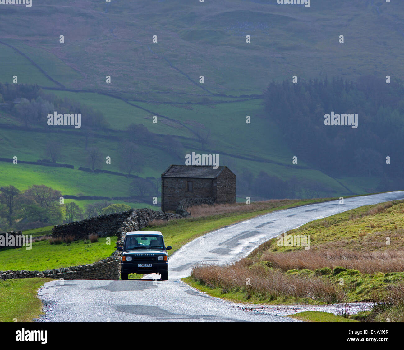 Land Rover unterwegs im Arkengarthdale, Yorkshire Dales National Park, North Yorkshire, England UK Stockfoto