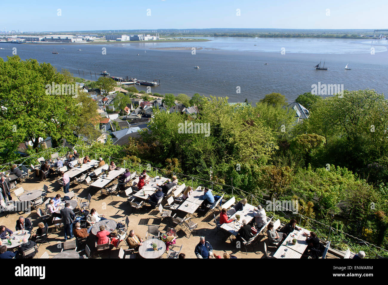 Blick vom Süllberg-Restaurant auf der Riveer Elbe, Hamburg-Blankenese, Deutschland Stockfoto