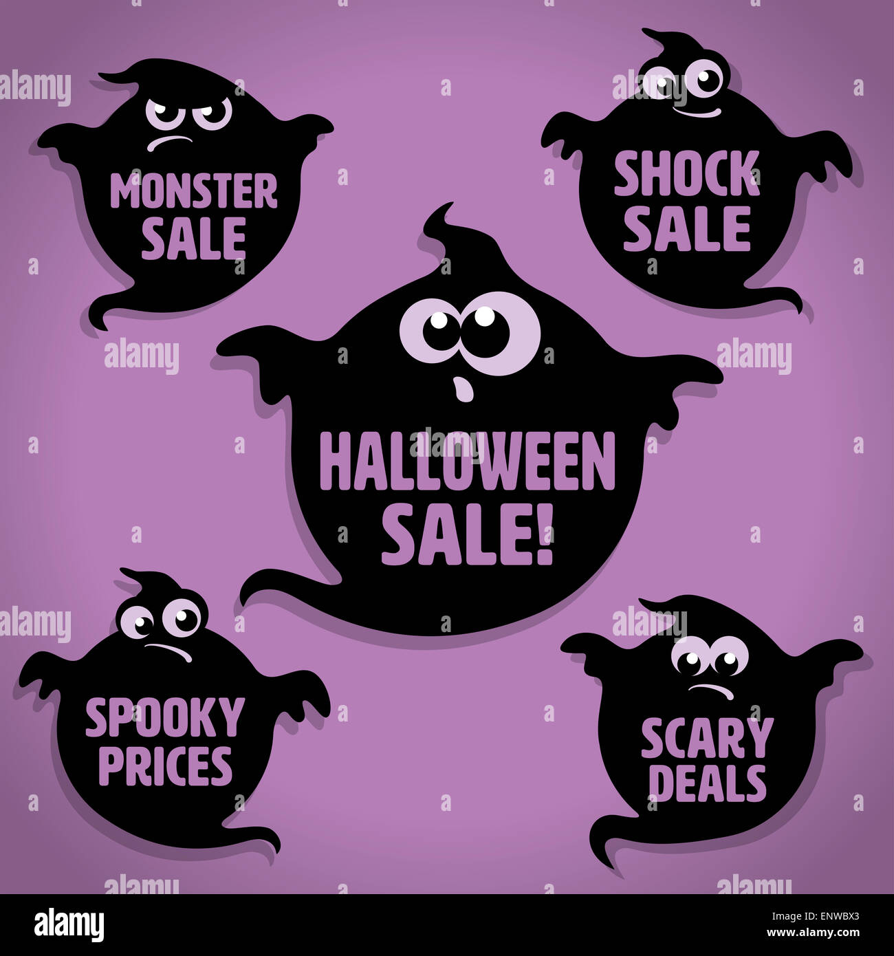 Fünf beängstigend schwarz Little Ghost Halloween Verkauf Symbole auf lila Hintergrund Stockfoto