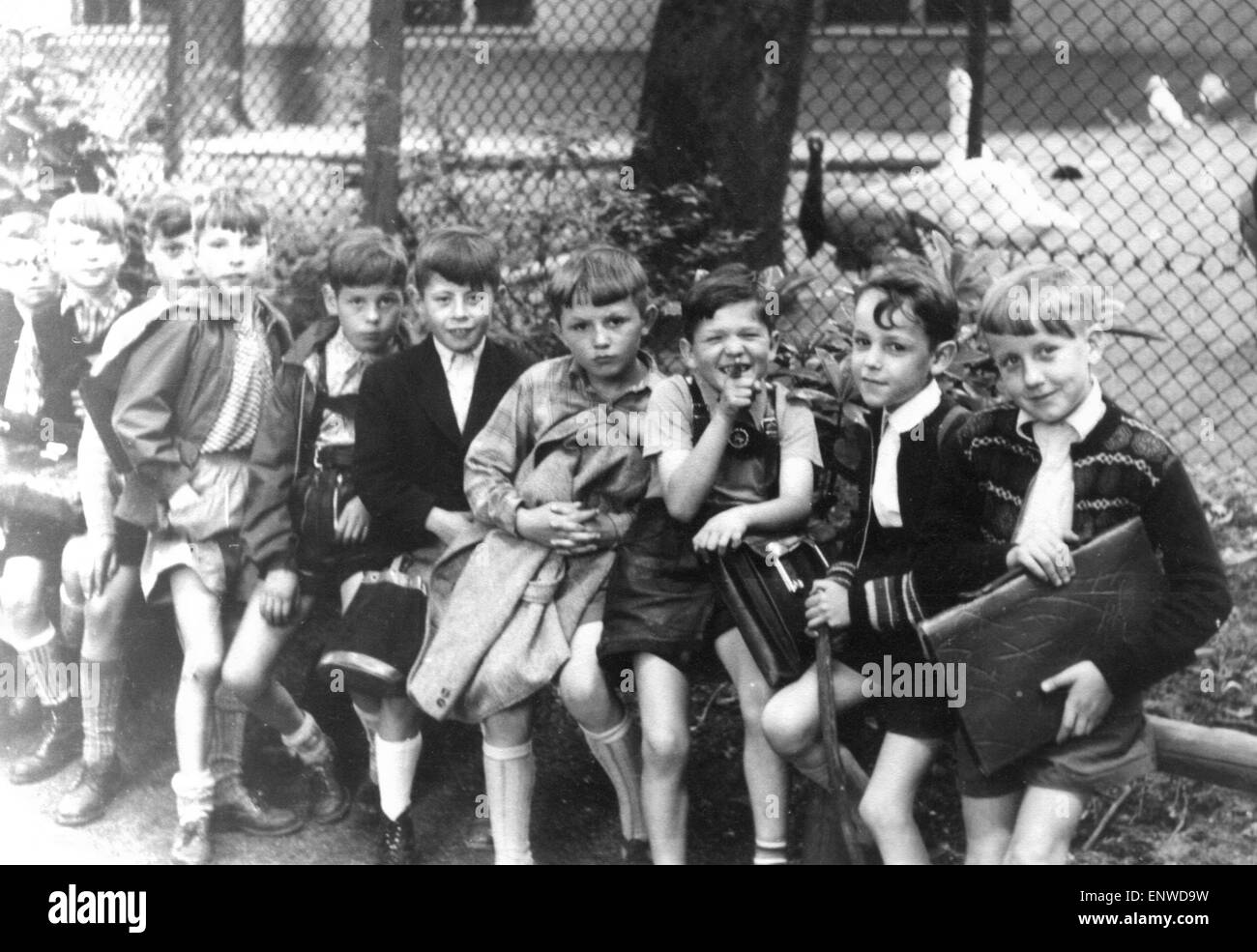 50er Jahre, Schulklasse, Klassenfahrt, Klasse Ausflug, Gruppenfoto, Schüler, jungen, 9 bis 10 Jahre, Werner Stockfoto