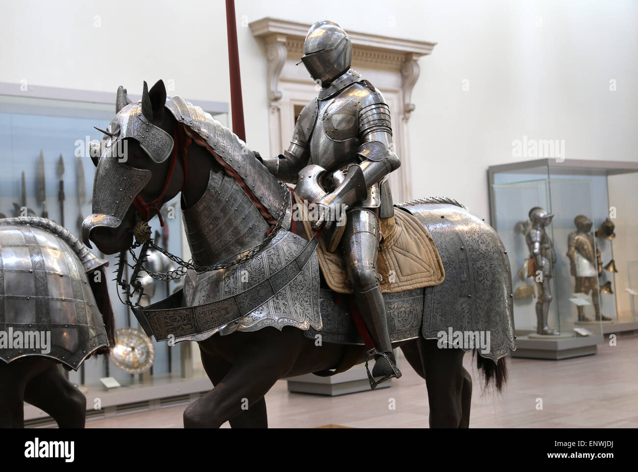Rüstung für den Kampf. Plattenrüstung für Mensch und Pferd. Europa. Metropolitan Museum of Art. New York. USA. Stockfoto