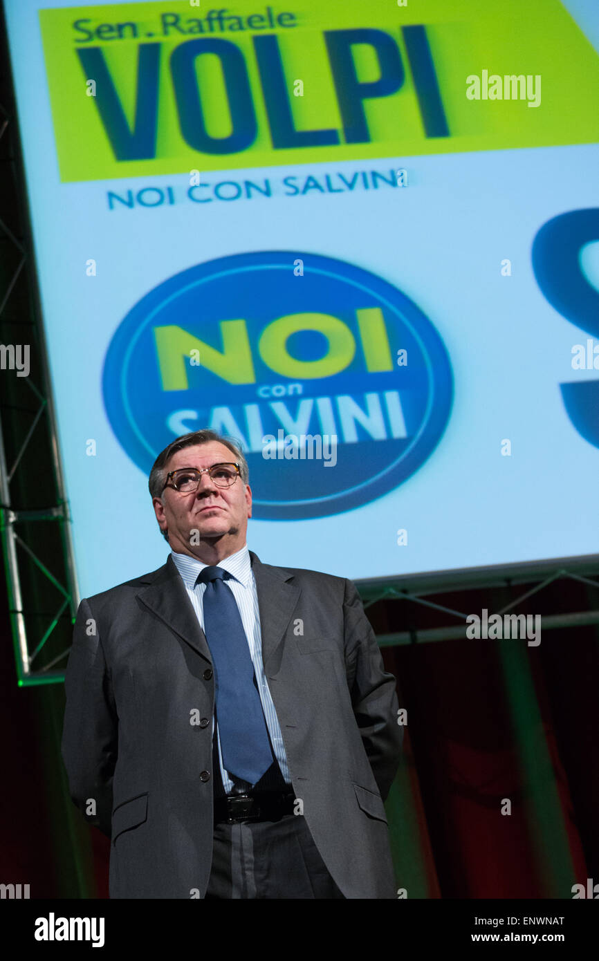 Rom, Italien. 11. Mai 2015. Raffaele Volpi "Noi con Salvini" Partei, während der Pressekonferenz von Matteo Salvini, stattfindenden Teatro Brancaccio in Rom. © Davide Fracassi/Pacific Press/Alamy Live-Nachrichten Stockfoto