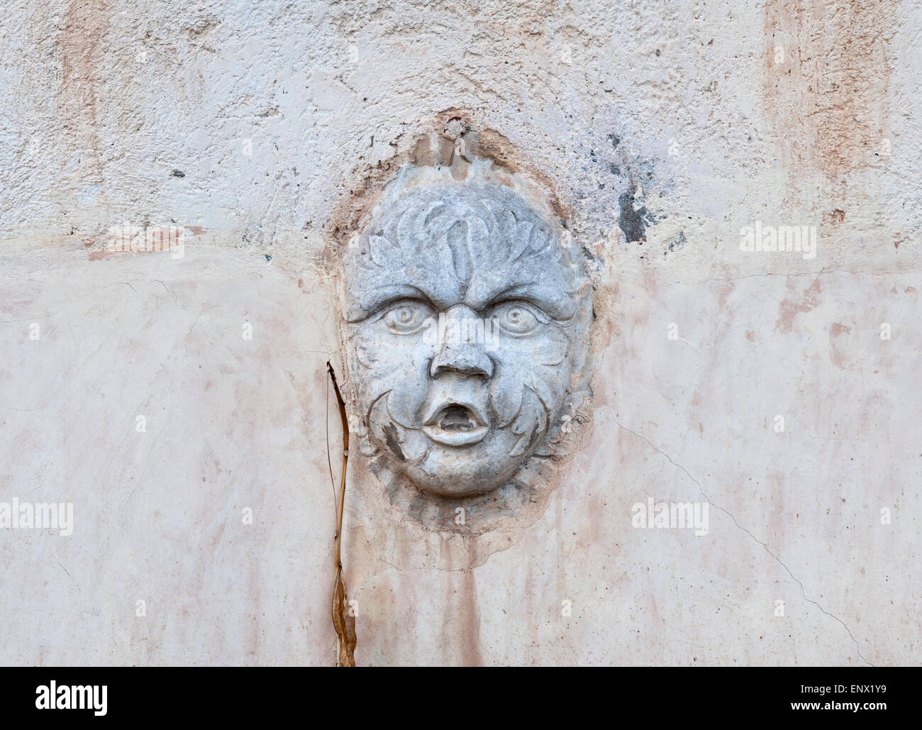 Villa Palagonia, Bagheria, Palermo, Sizilien, Italien. Eine barocke Villa im Jahre 1715 erbaut. Detail einer Wandbrunnen Stockfoto