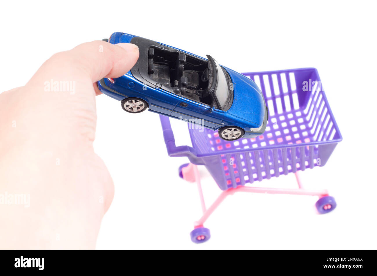 Konzeptionelle Foto mit Auto und Warenkorb Stockfoto