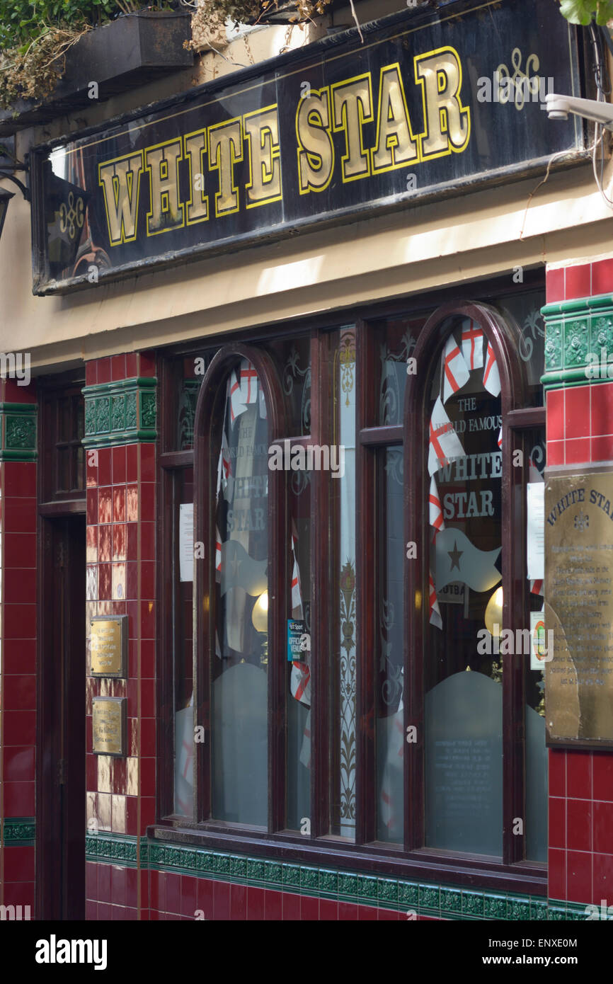 Das White Star Public House, 2 Rainford Gärten im Cavern Quarter von Liverpool. Die Beatles sollen es besucht haben. Stockfoto