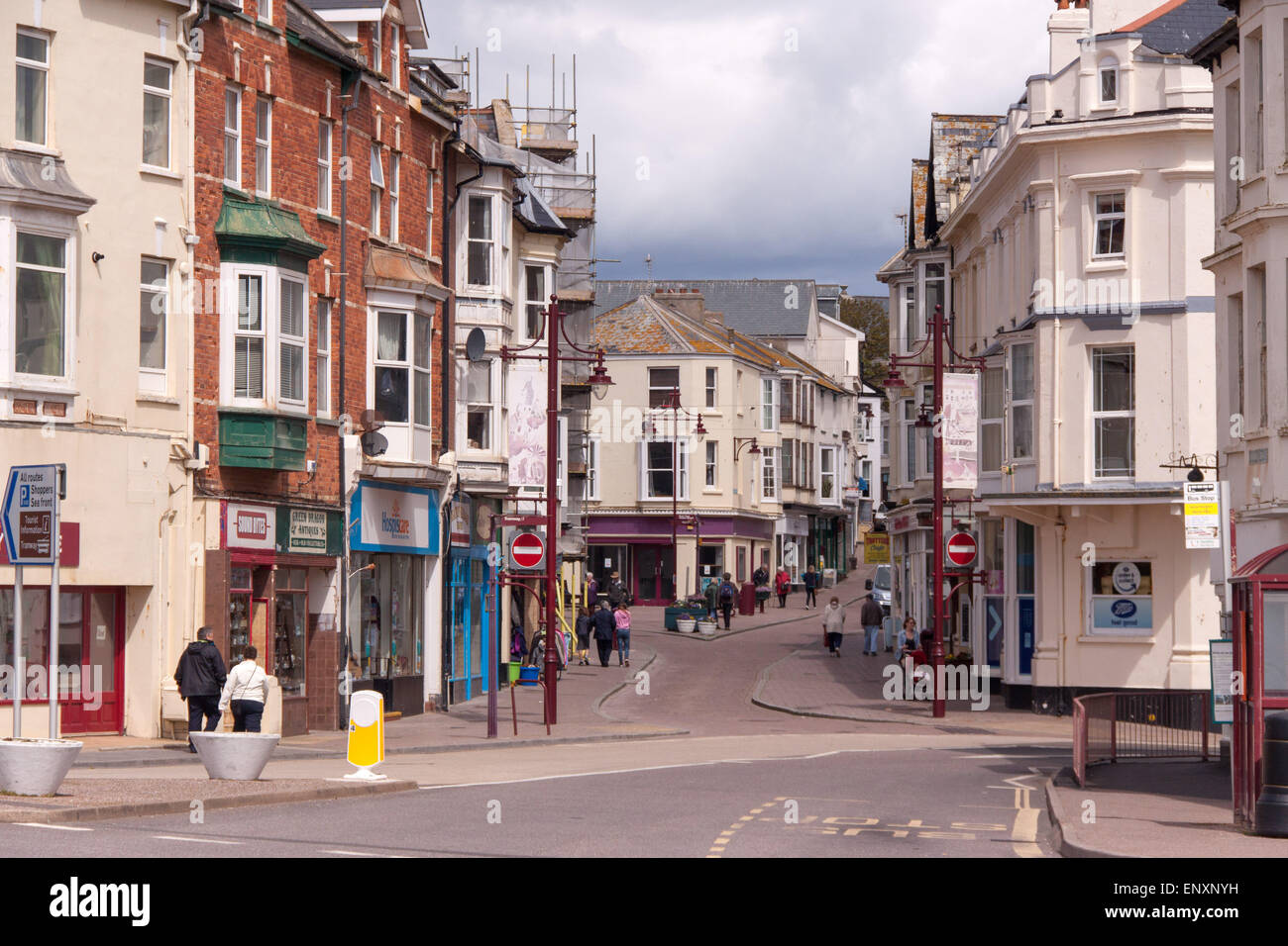 Blick entlang der Vorderstraße, Seaton, Devon Stockfoto