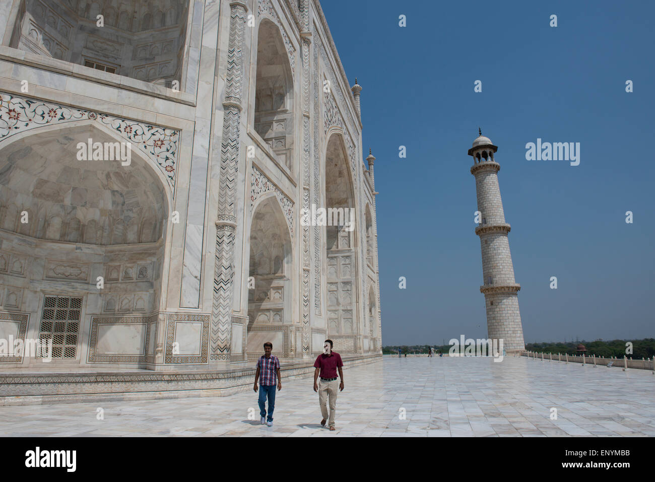 Indien, Agra, Taj Mahal. Berühmte Wahrzeichen Denkmal für Königin Mumtaz Mahal, ca. 1632. UNESCO-Weltkulturerbe. Stockfoto