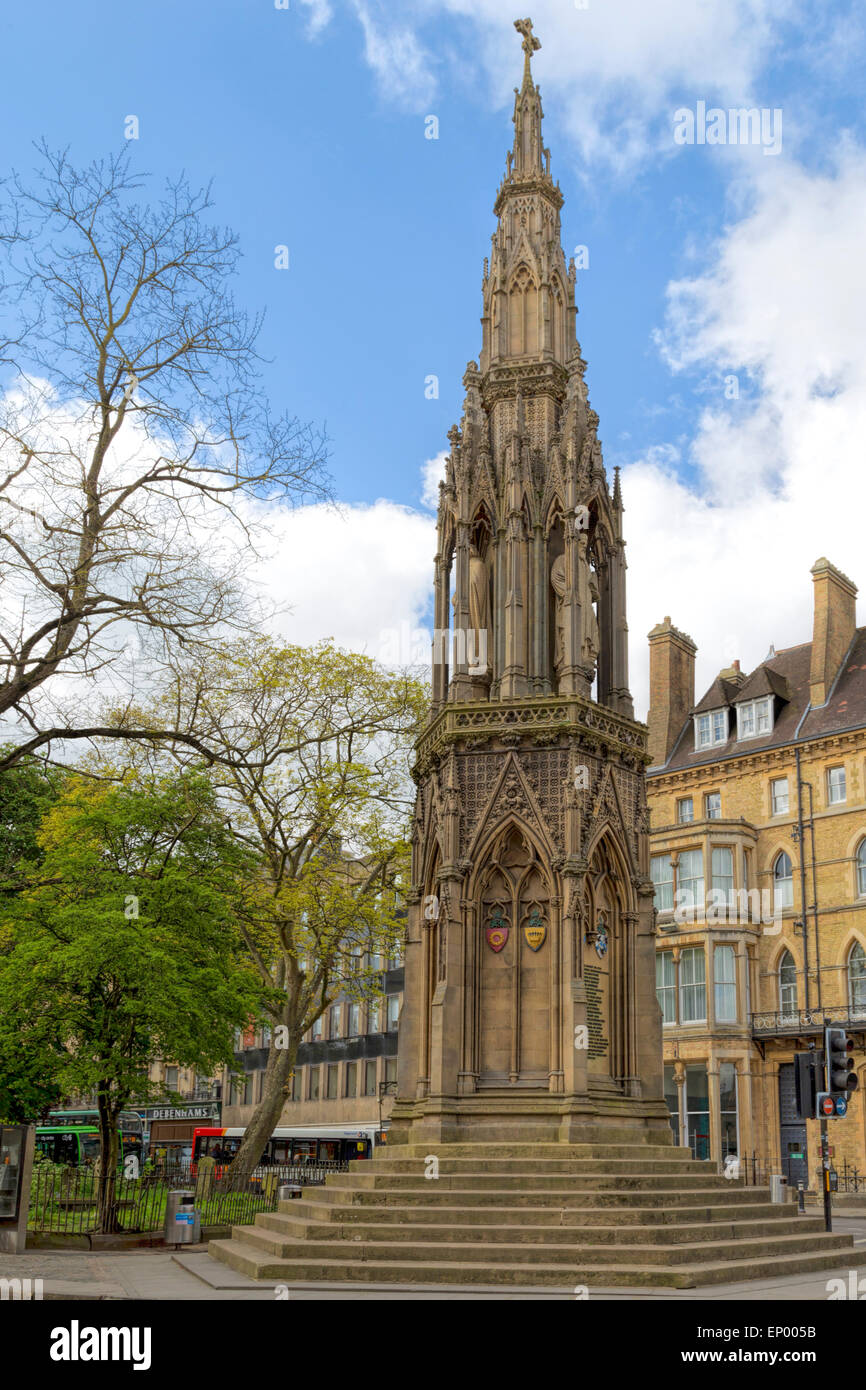Die Märtyrer-Denkmal ist ein steinernes Denkmal steht an der Kreuzung von St Giles, Magdalen Street und Beaumont Street, Oxford. Stockfoto