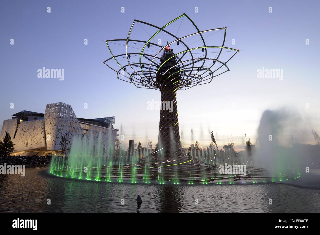 Mailand (Italien), World Ausstellung Expo 2015, italienischen Pavillon "Palazzo Italia" und der Baum des Lebens, Symbol der Expo Stockfoto