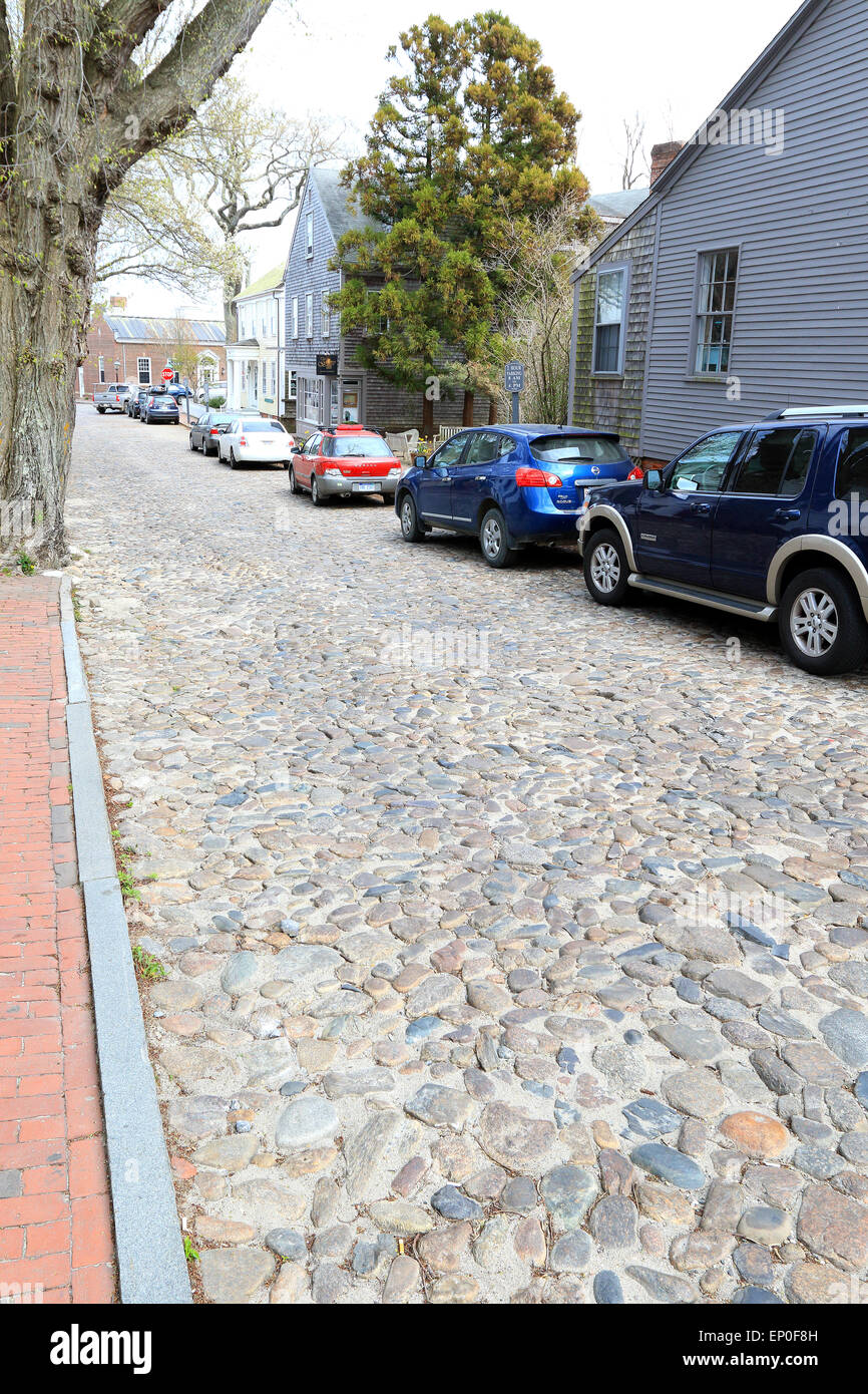 Nantucket Massachusetts auf Nantucket Island. Kopfsteinpflaster, gepflasterten Straße in der Nähe von Stadtzentrum, zentrieren. Stockfoto