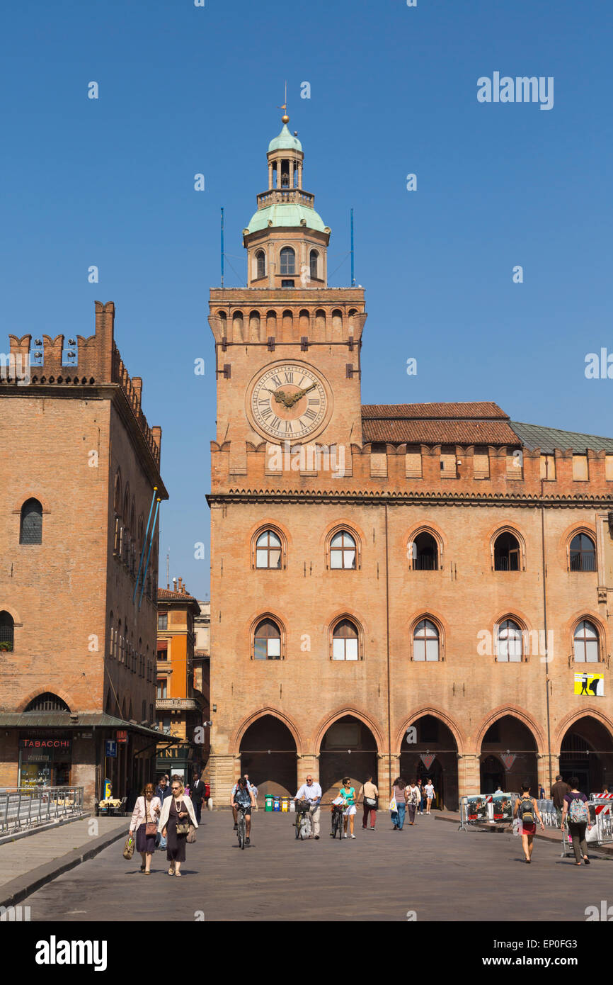 Bologna, Emilia-Romagna, Italien. Palazzo d'Accursio, in der Piazza Maggiore, einmal das Rathaus und beherbergt heute bürgerliche Kunstsammlung Stockfoto