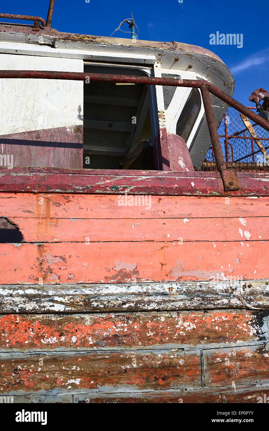 IQUIQUE, CHILE - 23. Januar 2015: Detail von einem alten hölzernen Fischerboot am 23. Januar 2015 in Iquique, Chile Stockfoto