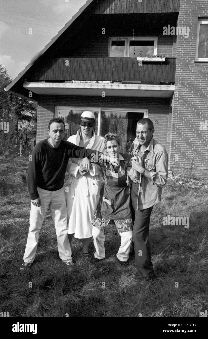 Deutsche plant Beatrice Richter zu Gast bei der Band Trio in Großenkneten Regente, Deutschland Anfang 1980er Jahre. Stockfoto