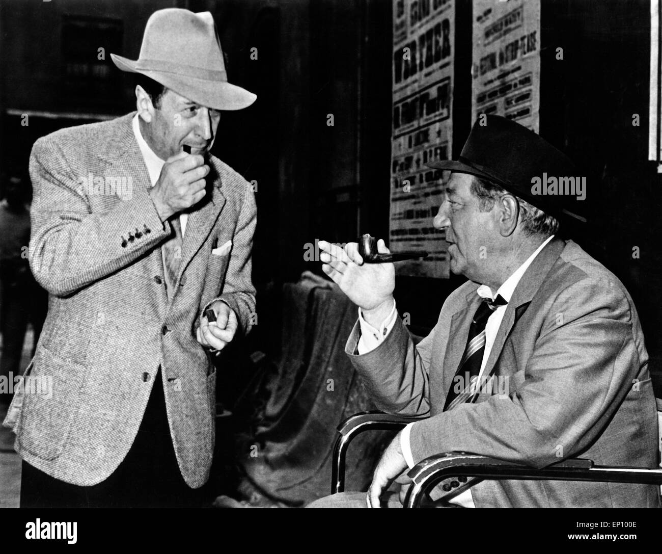 Maigret neigen un Piege; Frankreich 1958, Regie: Jean Delannoy, Monia: Jean Gabin, Olivier Hussenot (?) Stockfoto