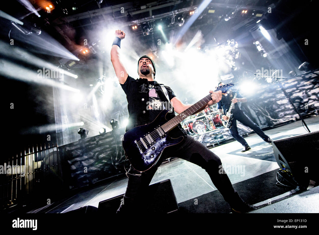 Toronto, Ontario, Kanada. 12. Mai 2015. Dänische Metal-Band Volbeat bei General Motors Centre in Oshawa, Kanada durchgeführt. Bandmitglieder: MICHAEL POULSEN, ANDERS KJÃ˜LHOLM, JON LARSEN, ROB PFERDESCHMUCK Credit: Igor Vidyashev/ZUMA Draht/Alamy Live News Stockfoto