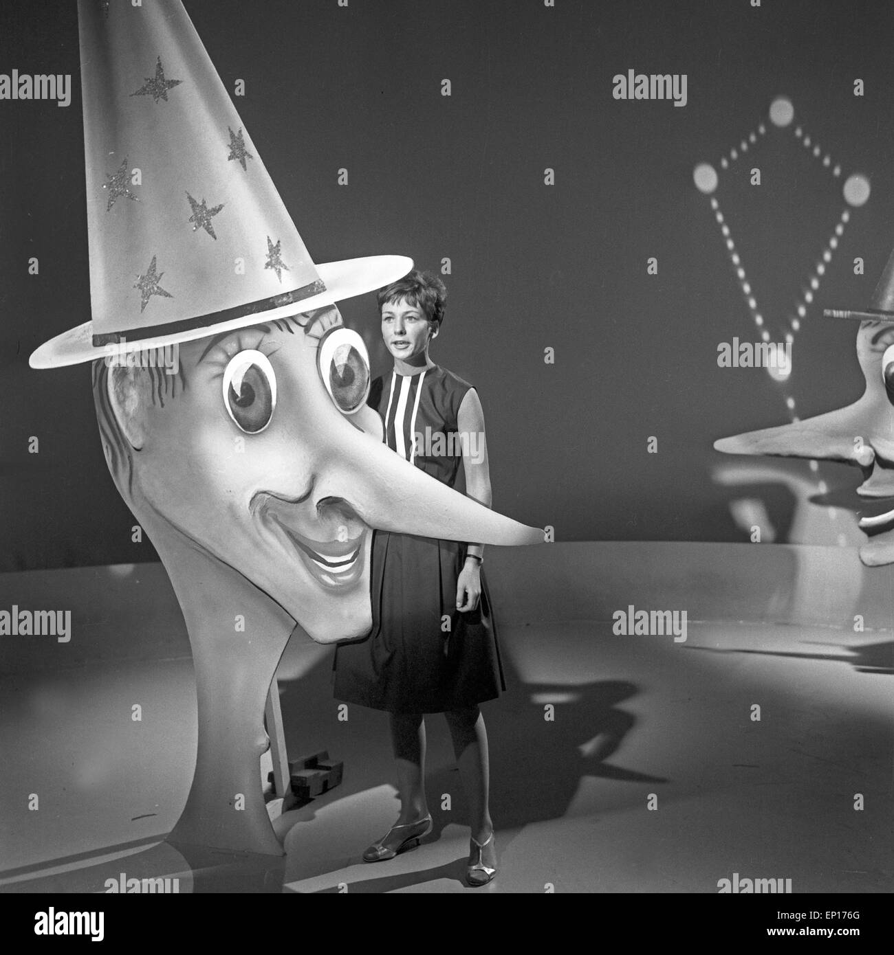 Dänische Sängerin Dorthe Kollo in der ARD Musiksendung, "Musik aus Studio B", Deutschland 1960er Jahre. Dänische Sängerin Dorthe Stockfoto