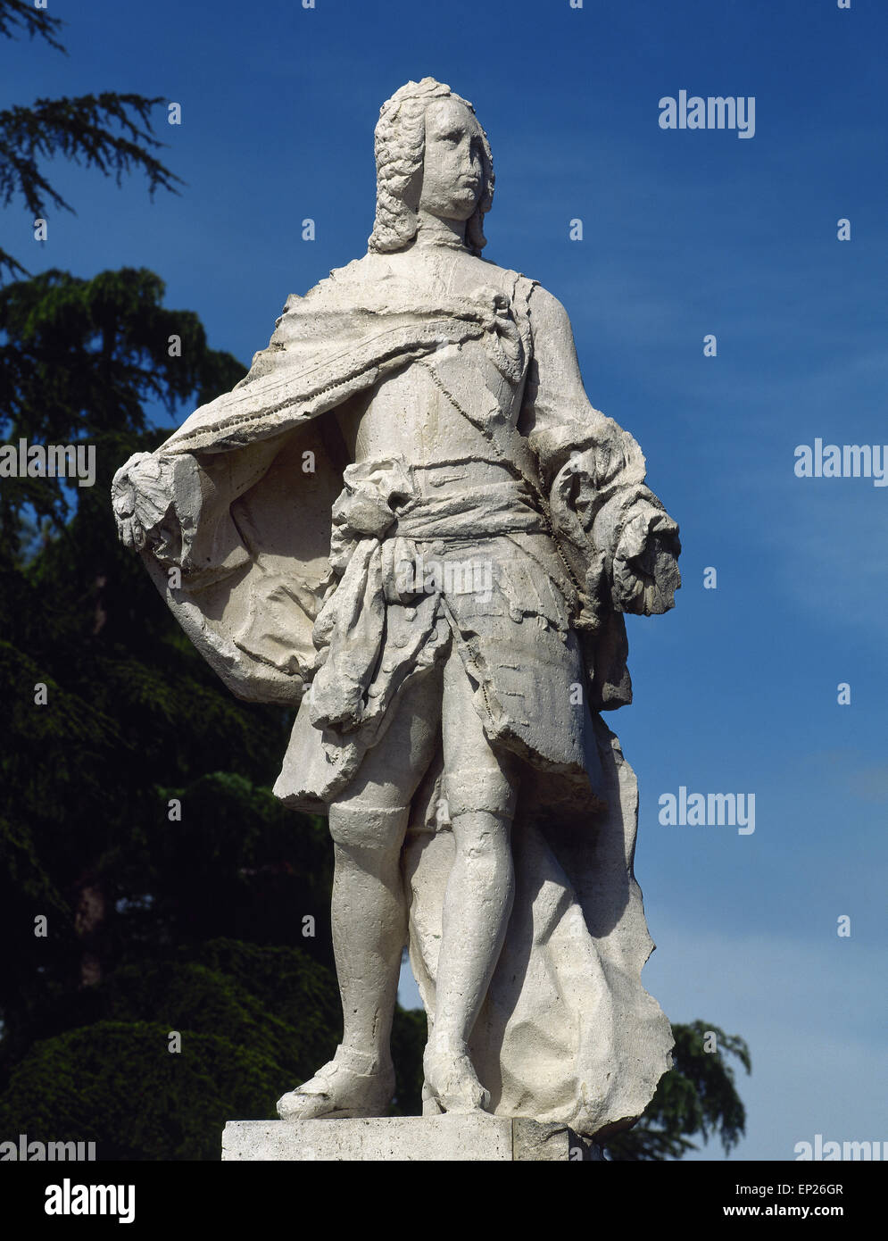 Ferdinand VI. von Spanien (1713-1759). Die Gelehrten. König von Spanien. Bourbon-Dynastie. Statue des Monarchen. San Fernando de Henares. Spanien. Stockfoto