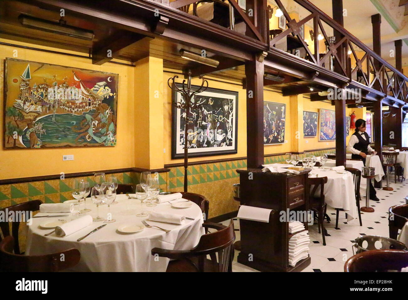 4 gats Fotos und Bildmaterial in hoher Auflösung Alamy