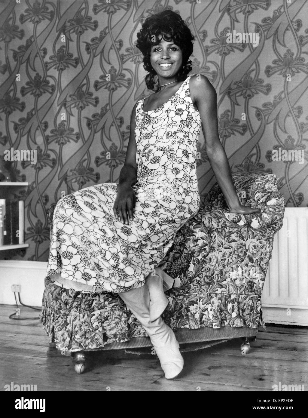 Es war erst ein Jahr her, dass eine Chance-Anforderung von einem Freund an seine Mode Modell Simi Bedford auf dem Weg zum Ruhm Modellierung. September 1970 Stockfoto