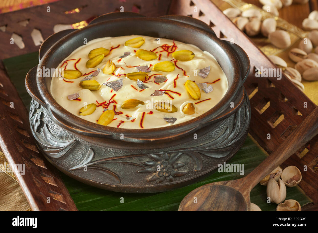 Nimish. Rosenwasser Creme-Dessert. Indien-Essen Stockfoto