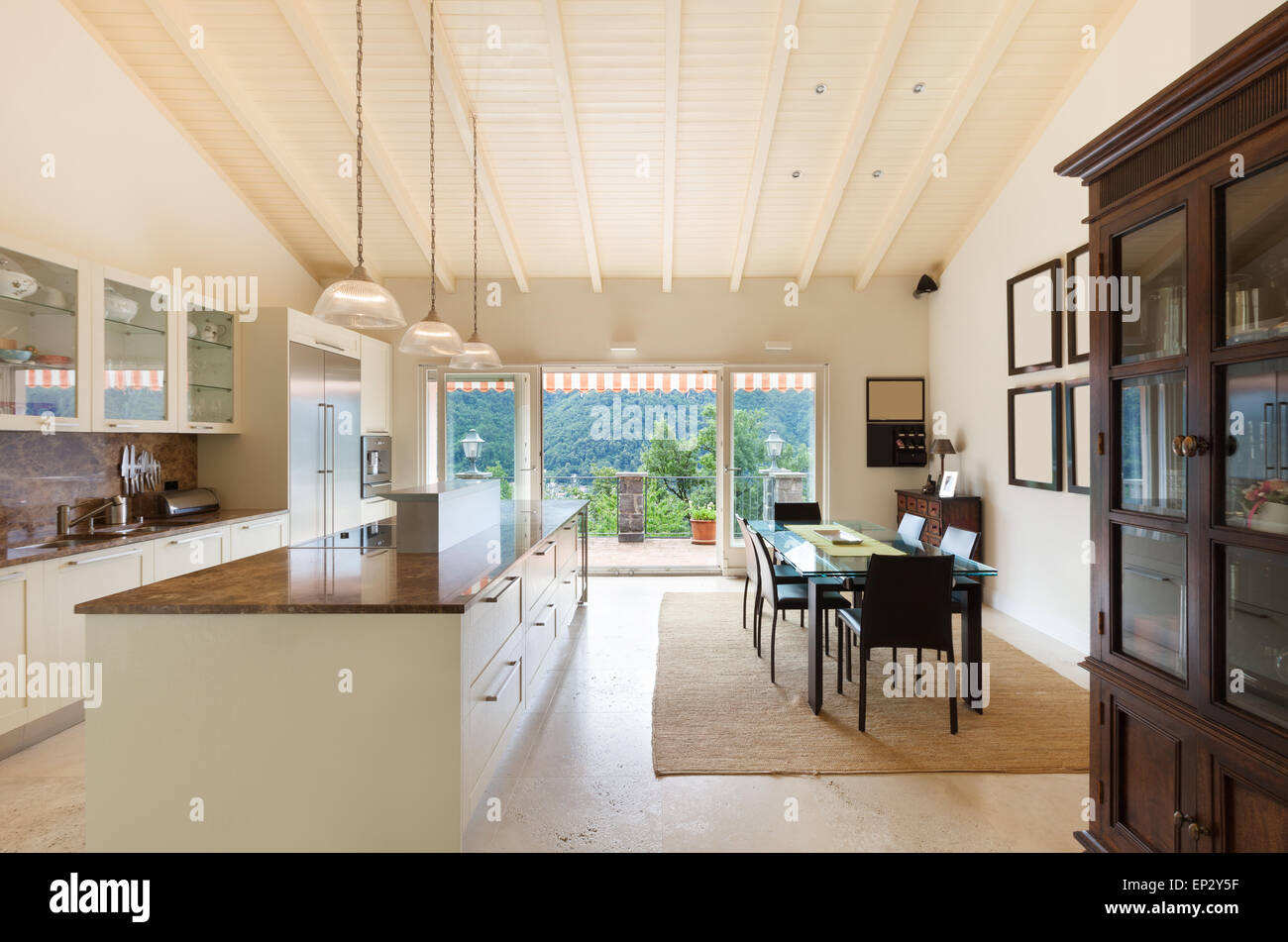 Wohngebäude, Haus, große inländische Küche, einen Essbereich mit Blick Stockfoto